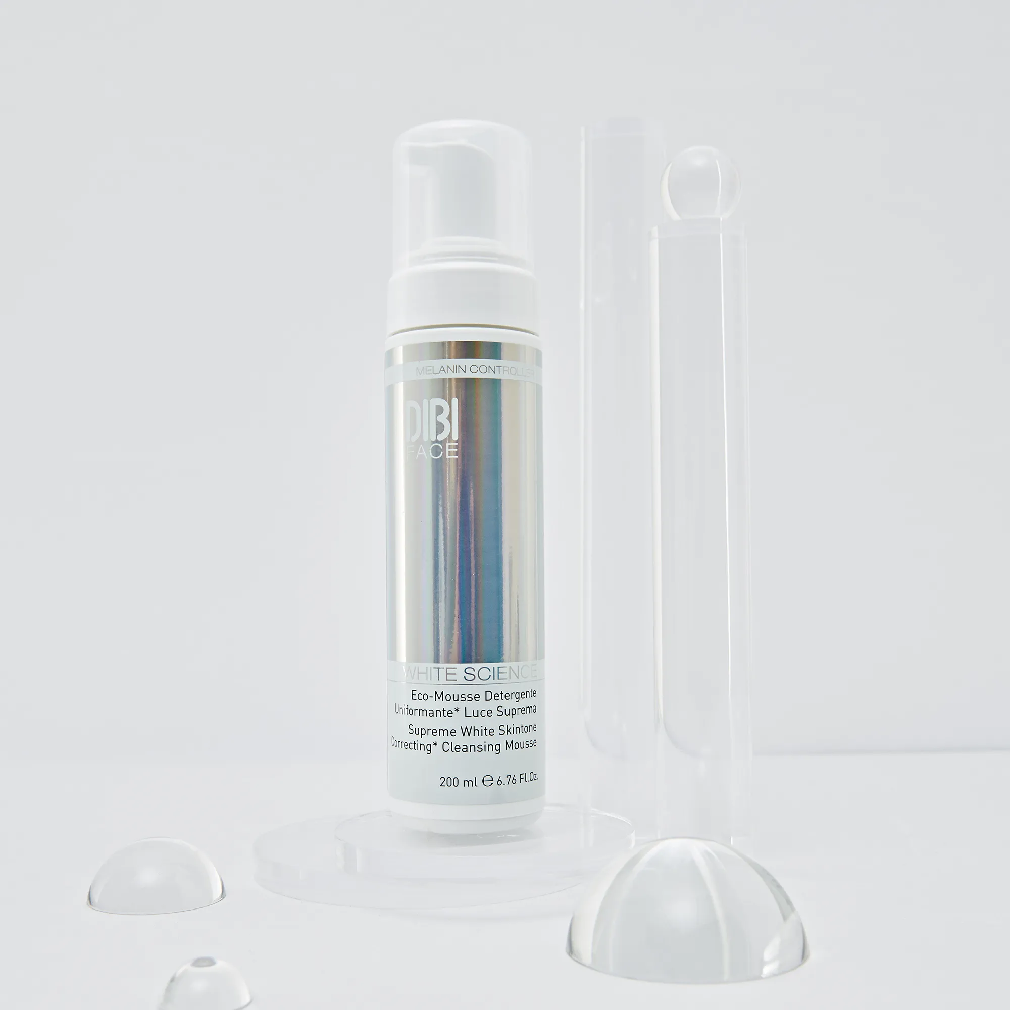 SUPREME LIGHT UNIFORMING* ECO-MOUSSE CLEANSER